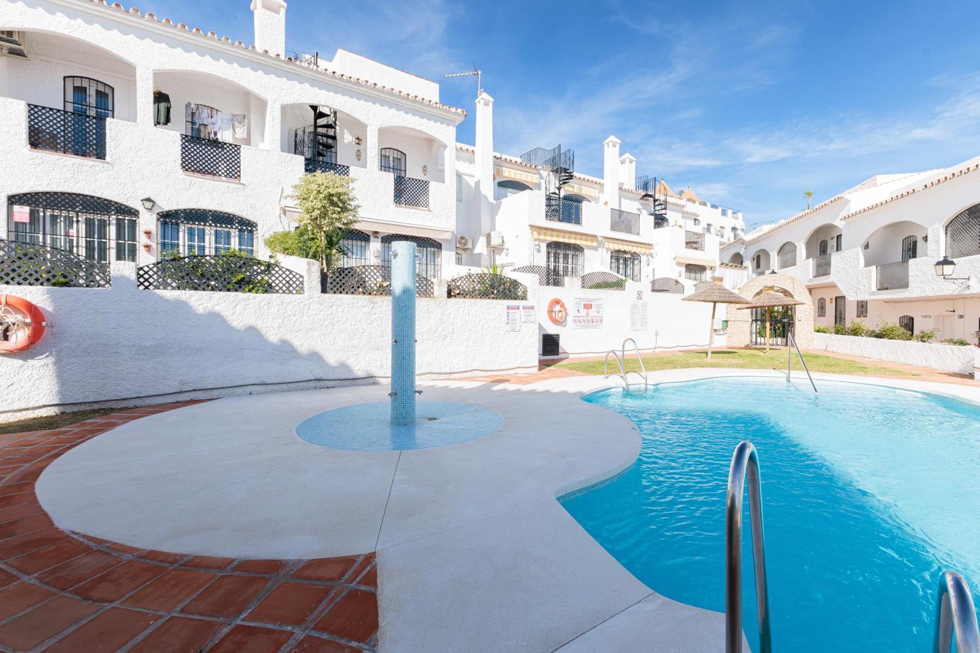 Cosy Apartment In Verano Azul Nerja Exterior foto